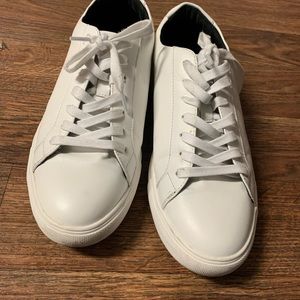 Men Size 10.5 Casual Shoe